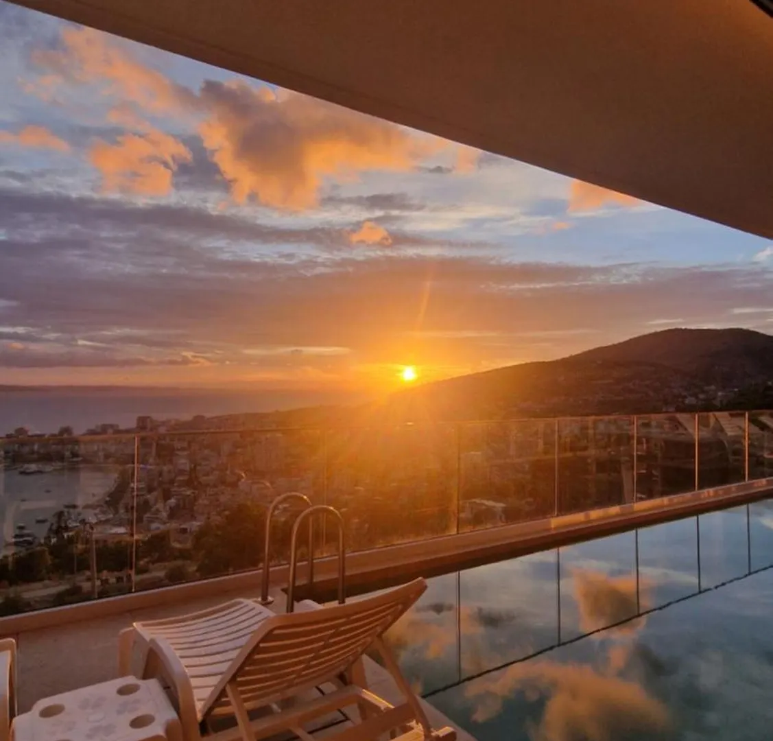 Sunset Shoreline Saranda - Sea View - Free Private Parking - Pool 4*,  Albania
