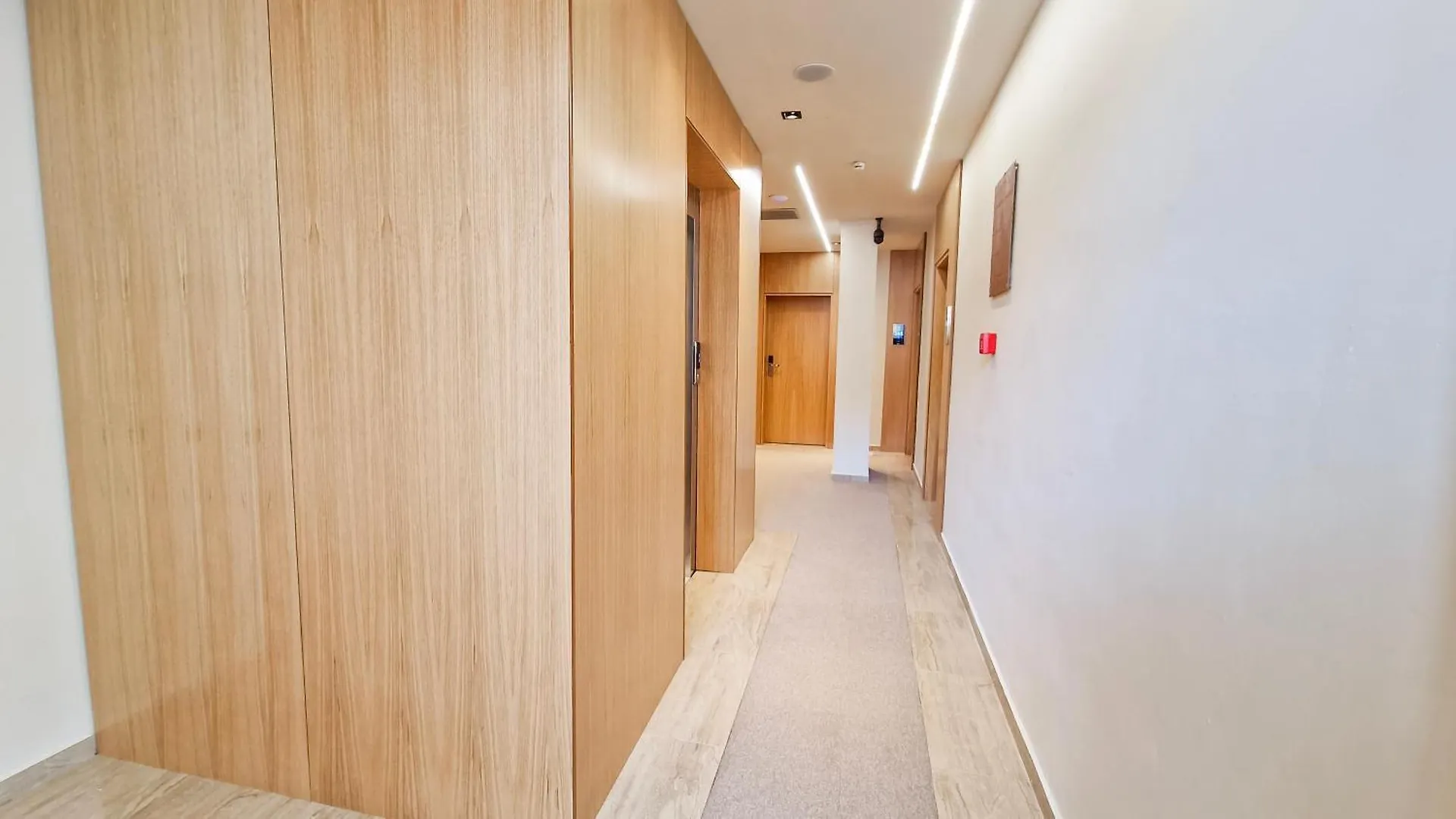 Sunset Shoreline Saranda - Sea View - Free Private Parking - Pool Hotel