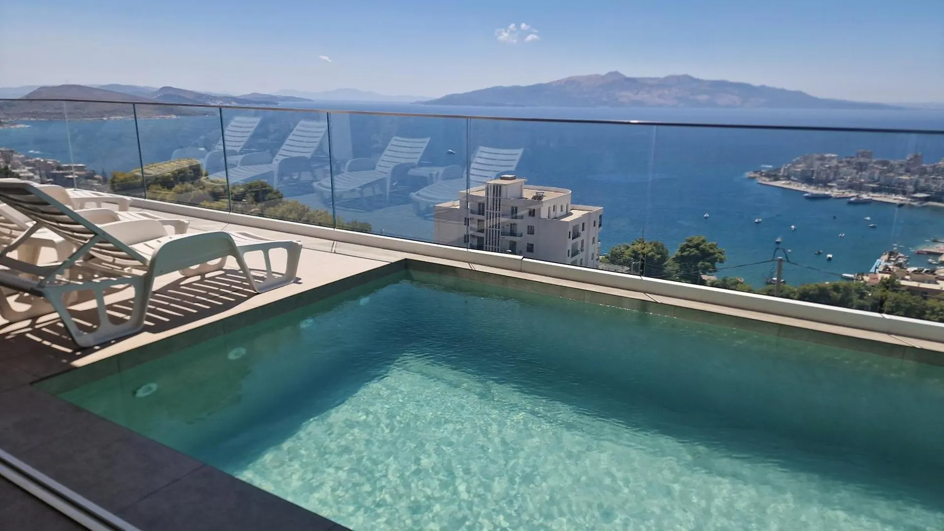 **** Hotel Sunset Shoreline Saranda - Sea View - Free Private Parking - Pool Albania
