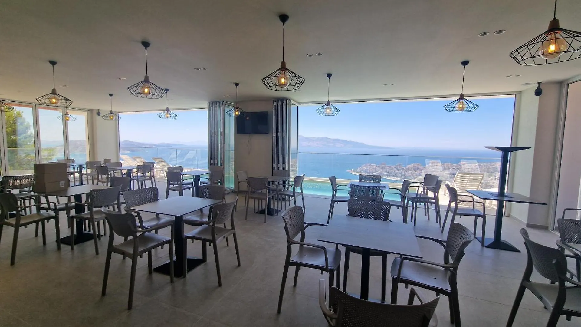 Hotel Sunset Shoreline Saranda - Sea View - Free Private Parking - Pool