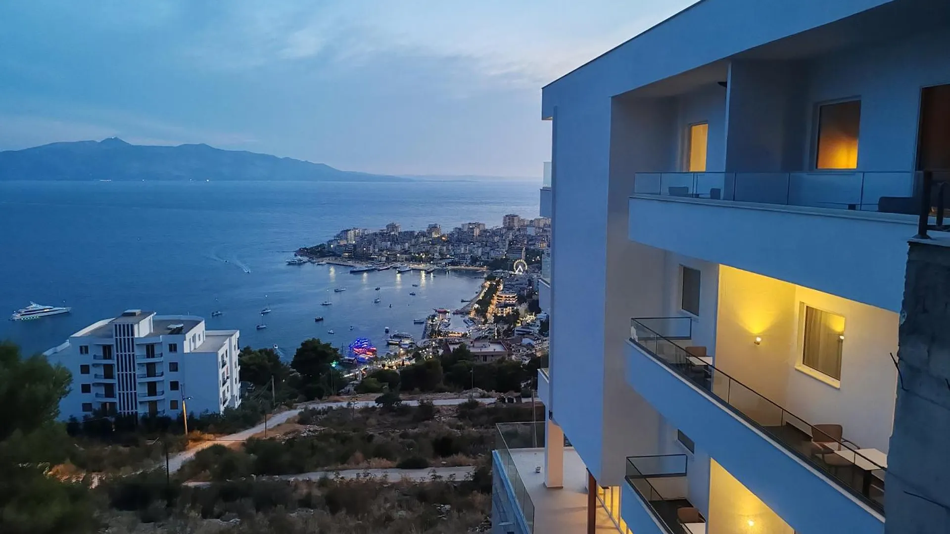 Sunset Shoreline Saranda - Sea View - Free Private Parking - Pool Albania