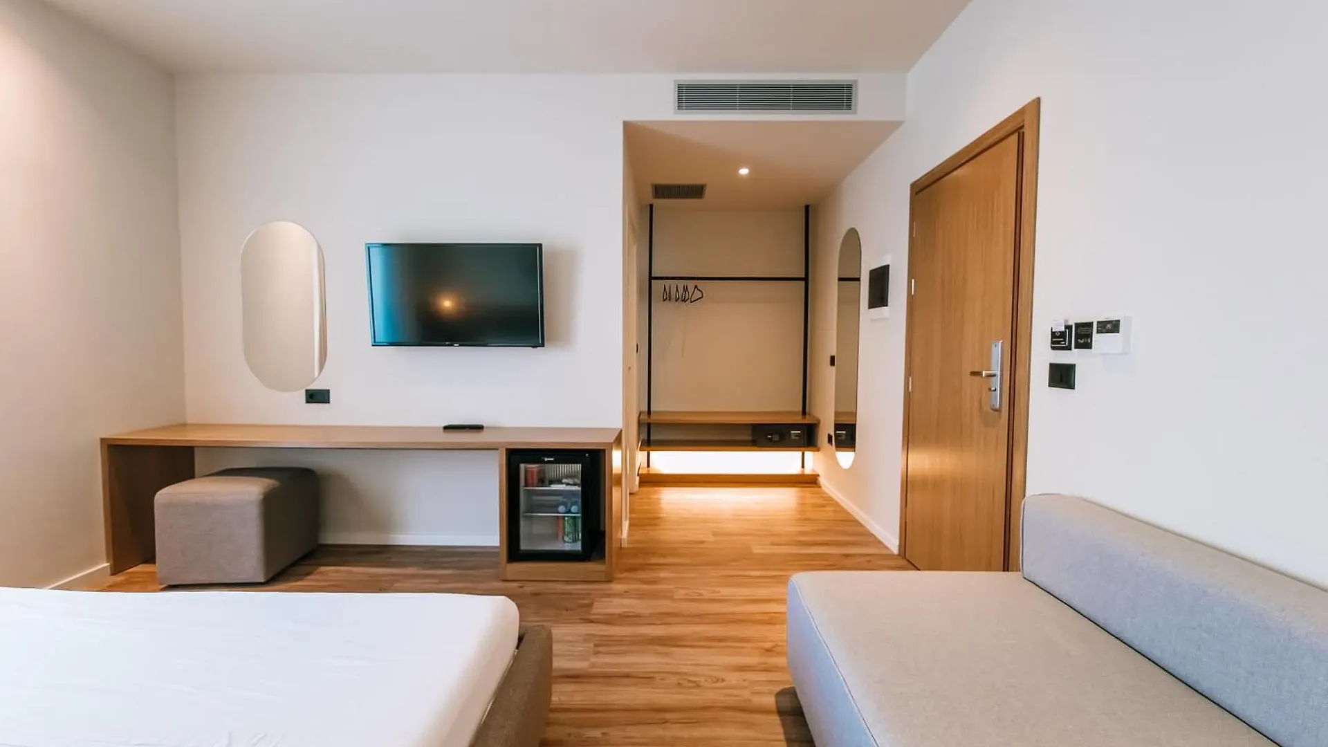 Sunset Shoreline Saranda - Sea View - Free Private Parking - Pool Albanien