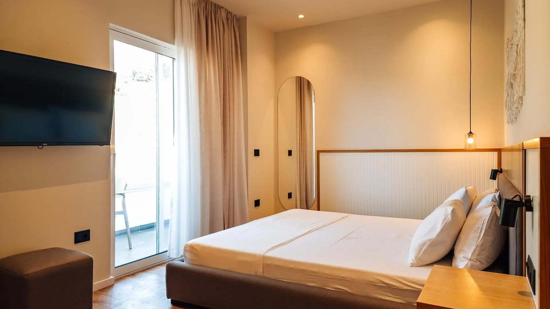 Sunset Shoreline Saranda - Sea View - Free Private Parking - Pool אלבניה