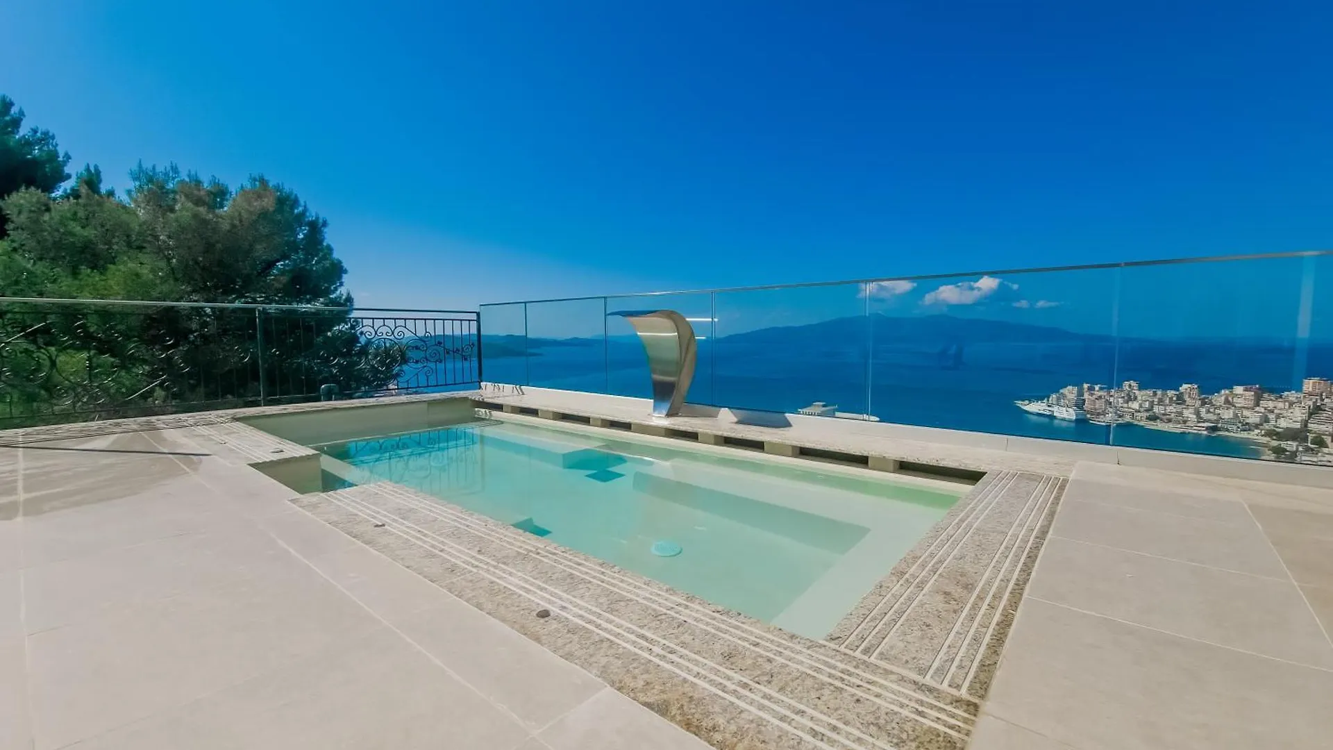 Sunset Shoreline Saranda - Sea View - Free Private Parking - Pool