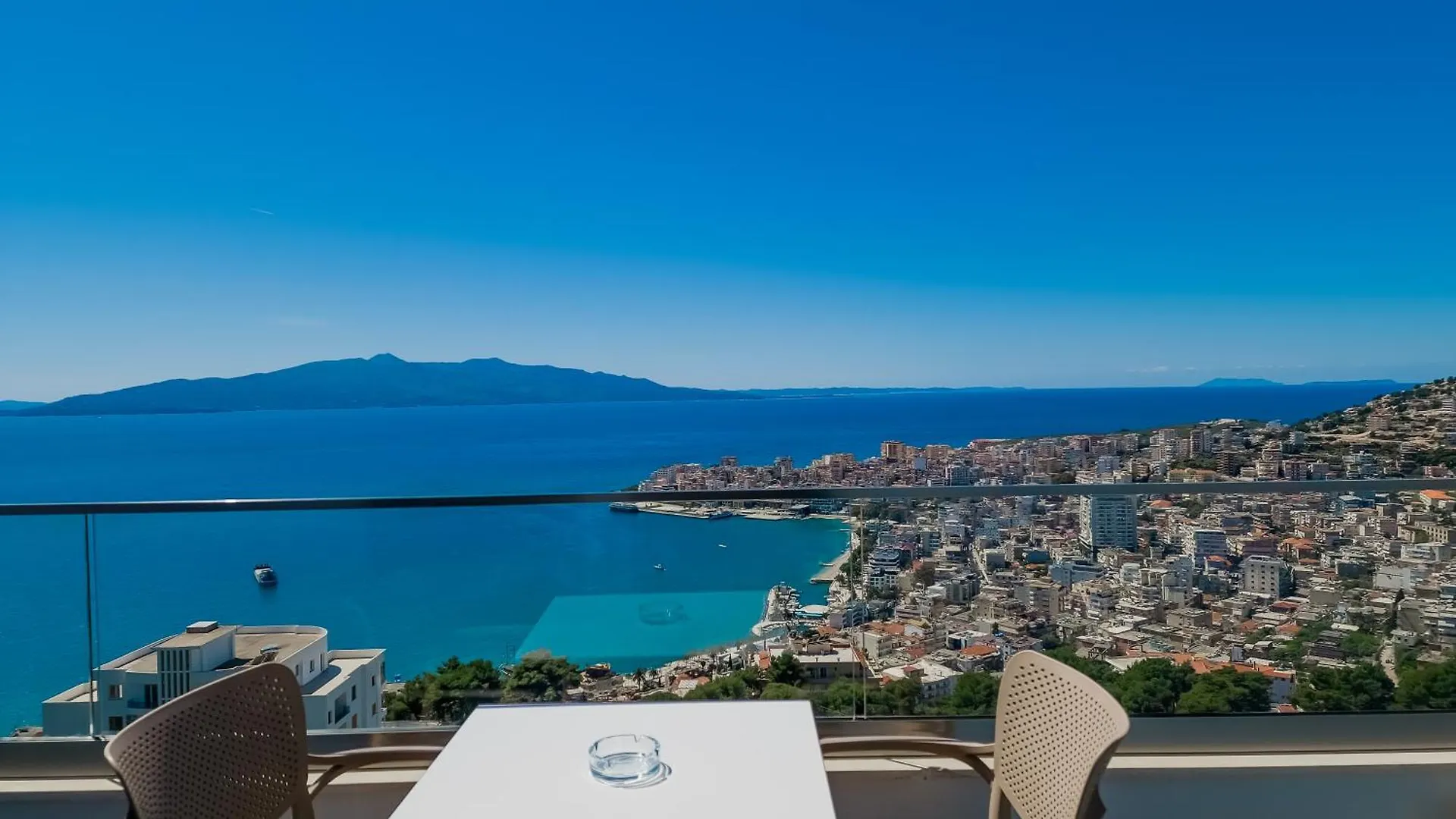Sunset Shoreline Saranda - Sea View - Free Private Parking - Pool