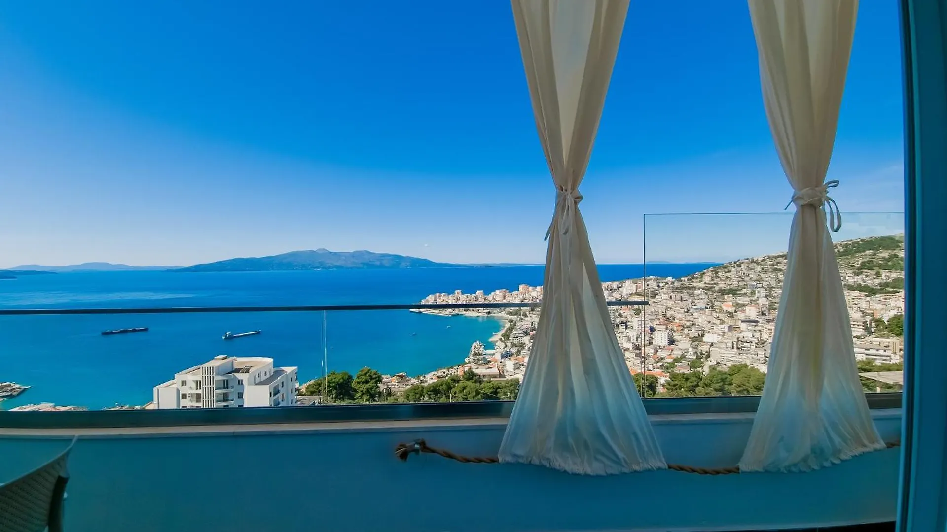 Sunset Shoreline Saranda - Sea View - Free Private Parking - Pool 4*,