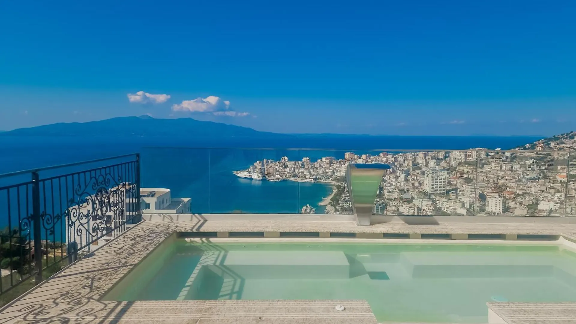 **** Hotel Sunset Shoreline Saranda - Sea View - Free Private Parking - Pool Albania