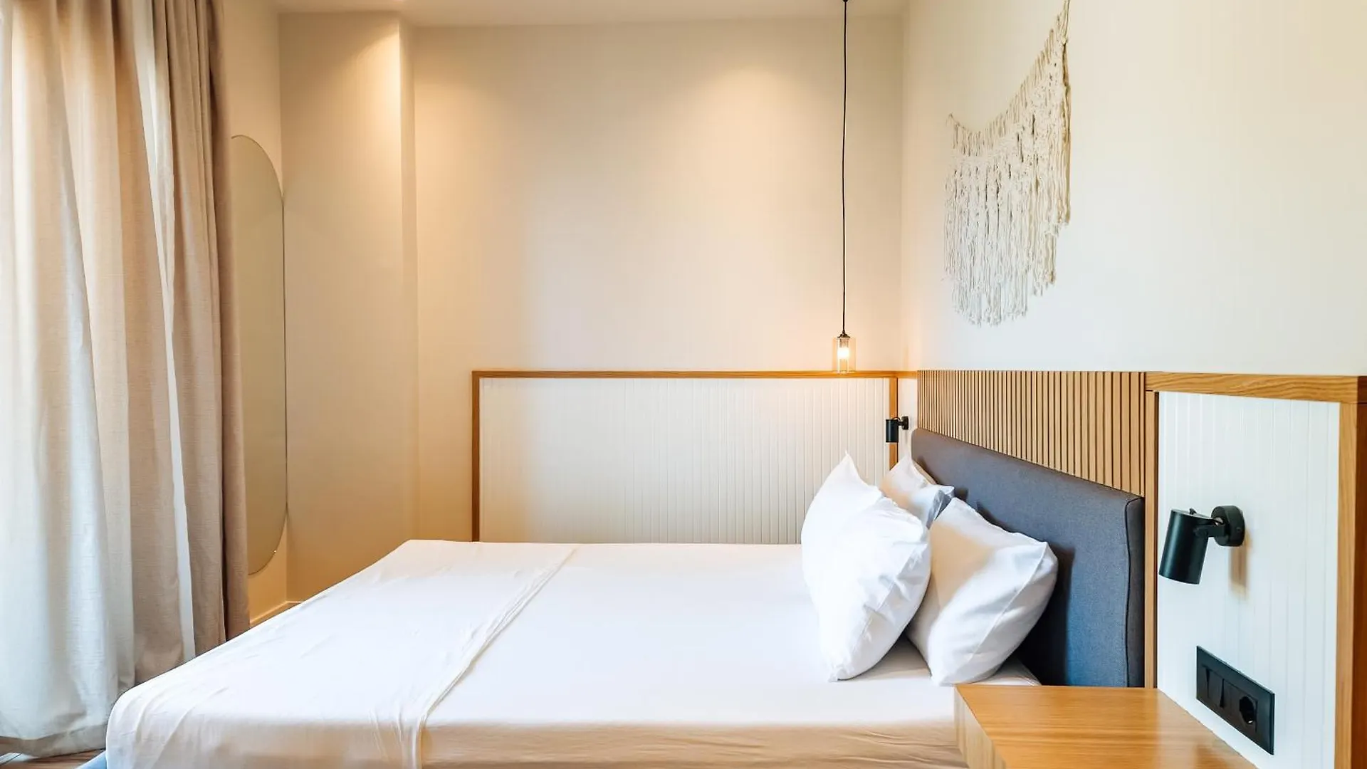 Sunset Shoreline Saranda - Sea View - Free Private Parking - Pool