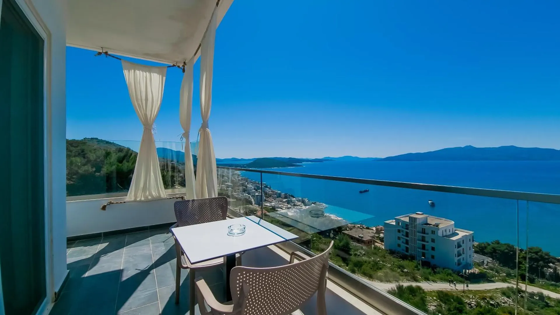 Sunset Shoreline Saranda - Sea View - Free Private Parking - Pool מלון סרנדה