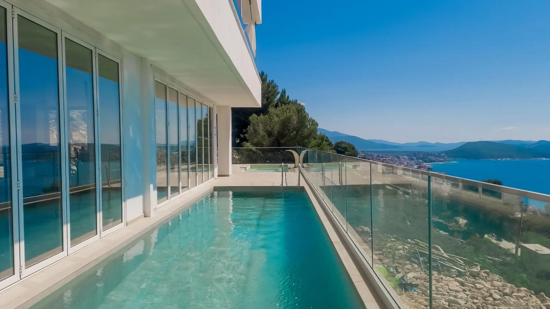 **** Hotel Sunset Shoreline Saranda - Sea View - Free Private Parking - Pool Albania