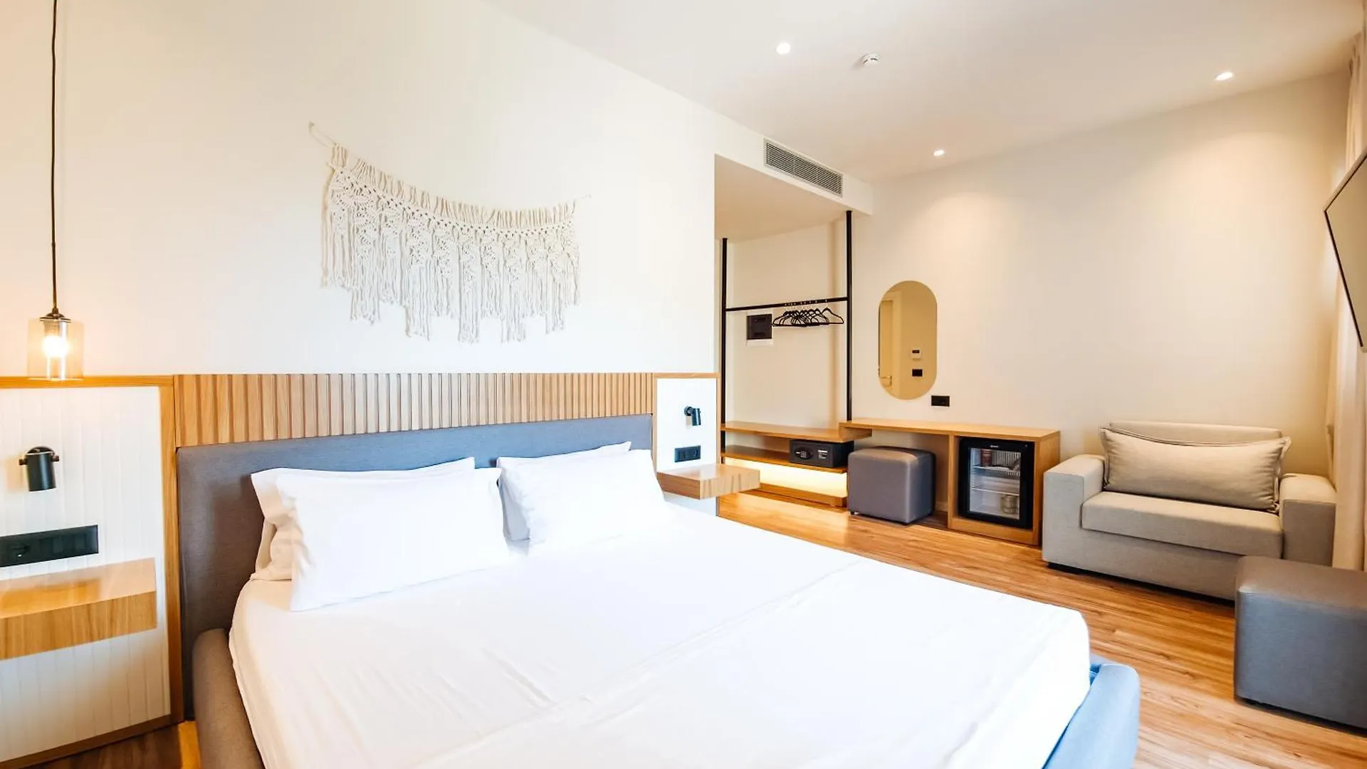 **** Hotel Sunset Shoreline Saranda - Sea View - Free Private Parking - Pool Albania
