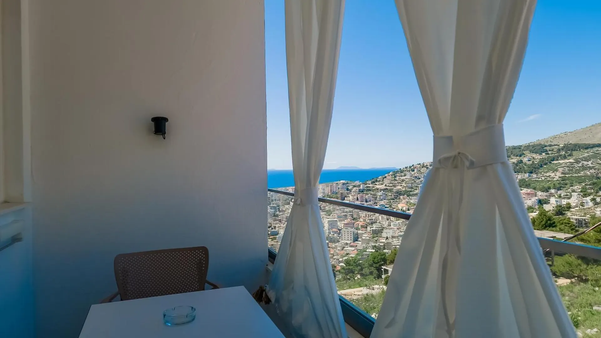 Sunset Shoreline Saranda - Sea View - Free Private Parking - Pool 4*,