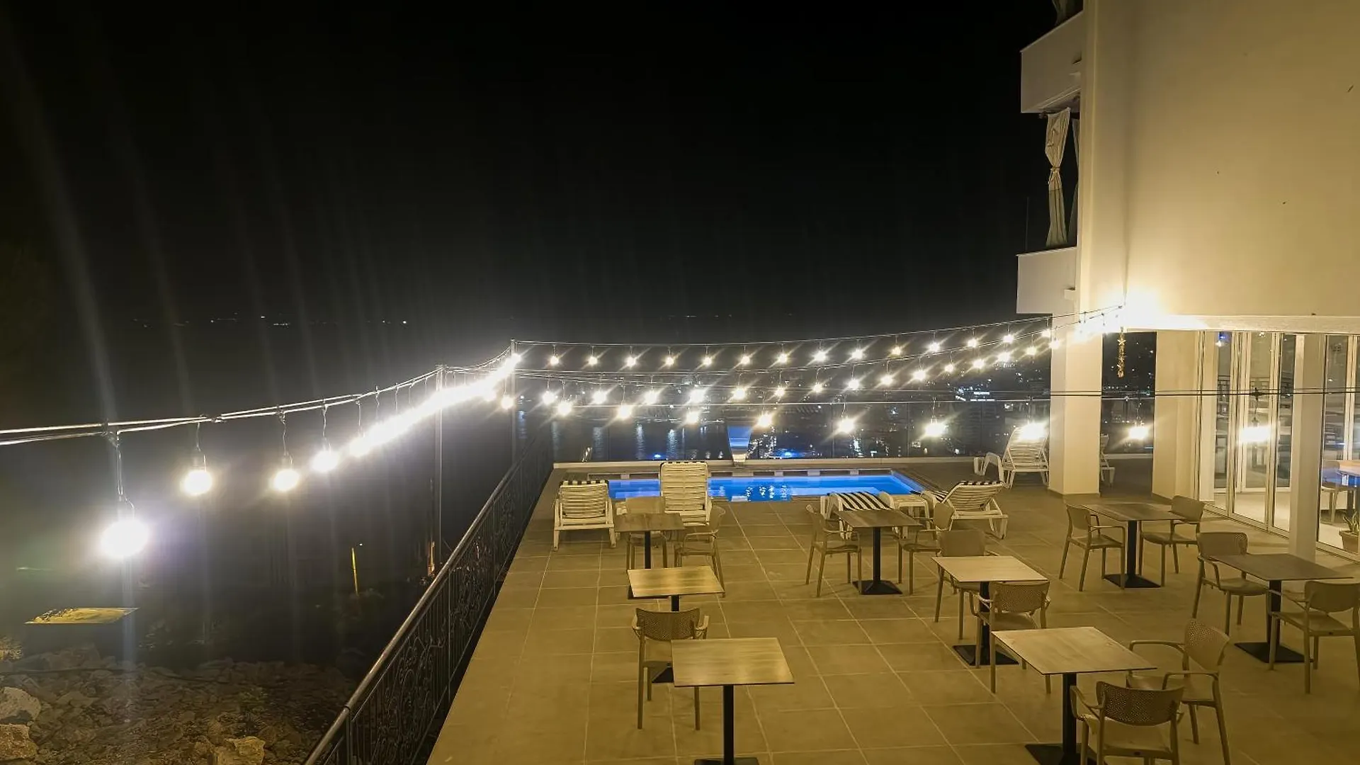 Sunset Shoreline Saranda - Sea View - Free Private Parking - Pool אלבניה