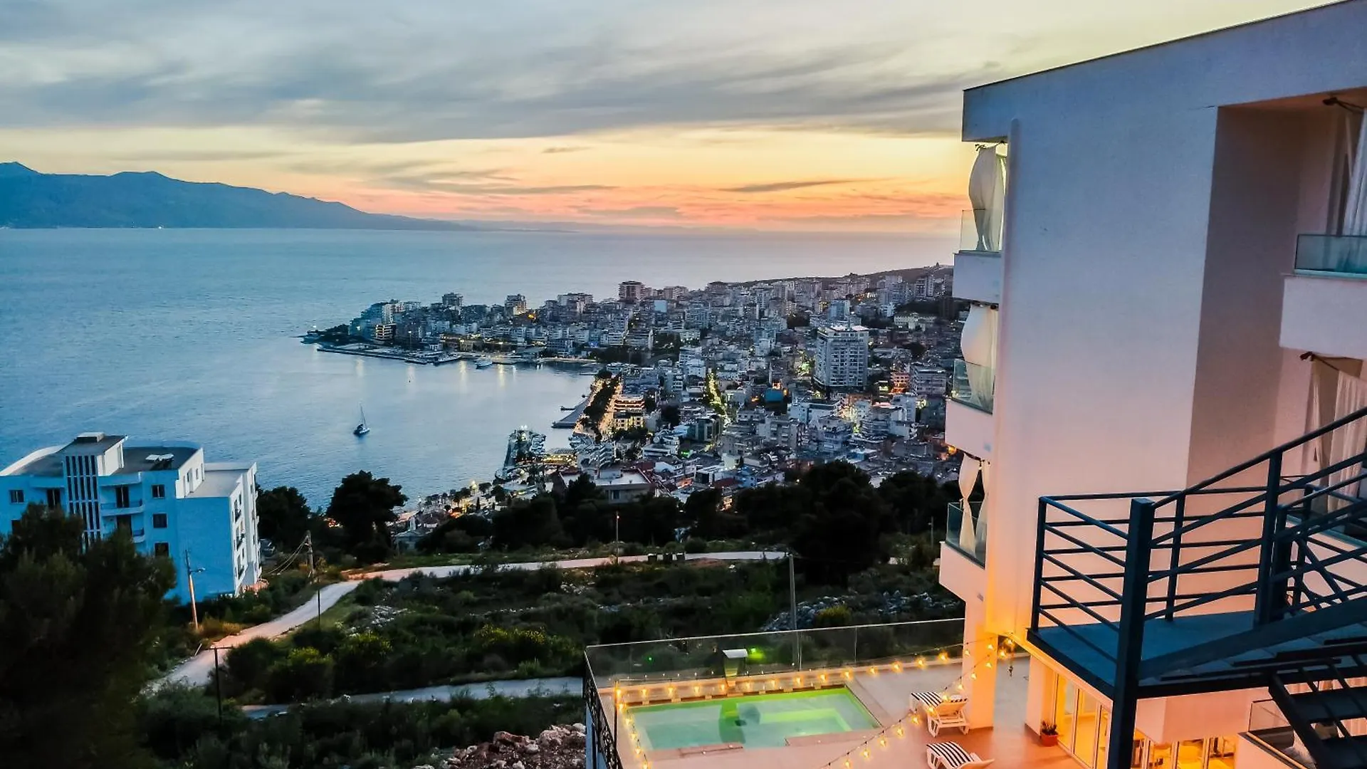 Sunset Shoreline Saranda - Sea View - Free Private Parking - Pool Sarandë