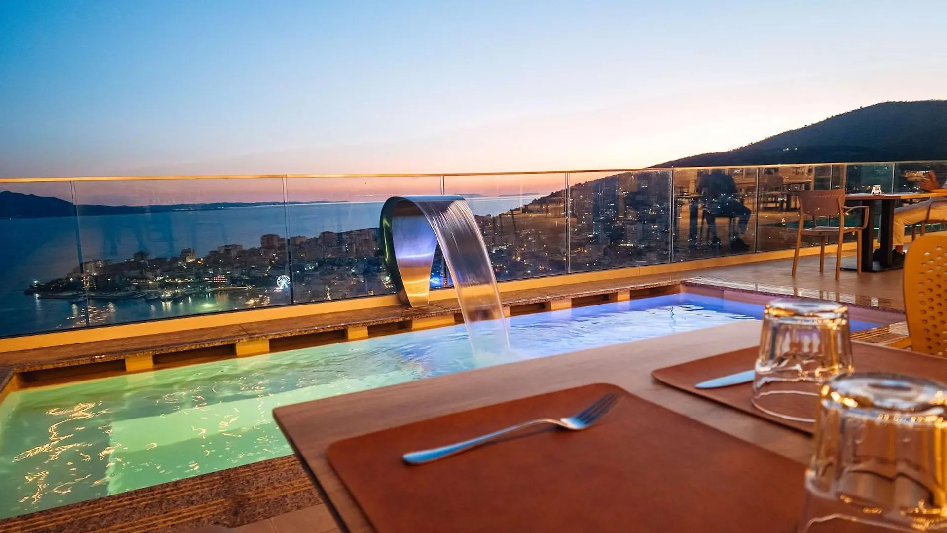 Sunset Shoreline Saranda - Sea View - Free Private Parking - Pool فندق
