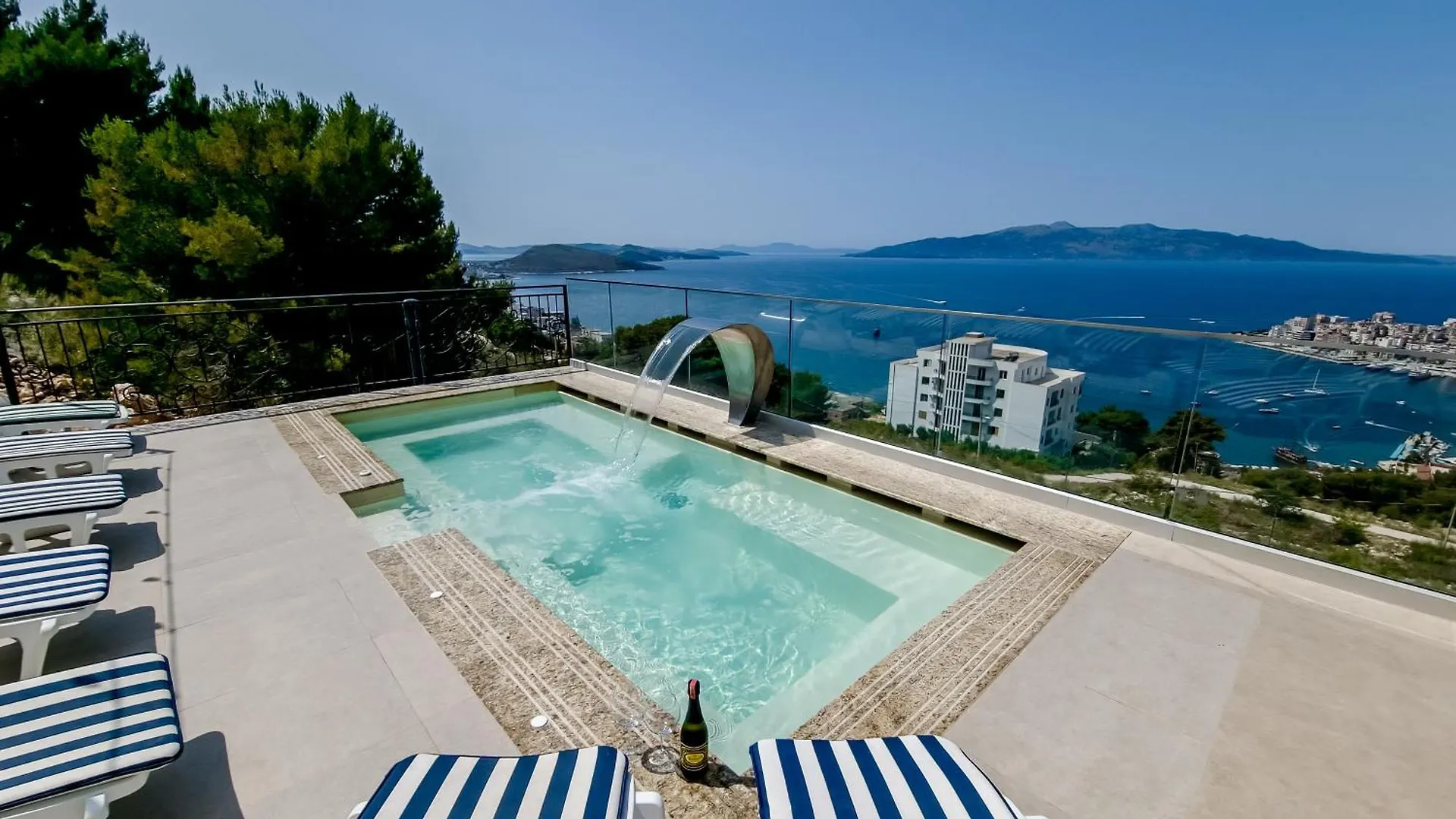 Sunset Shoreline Saranda - Sea View - Free Private Parking - Pool